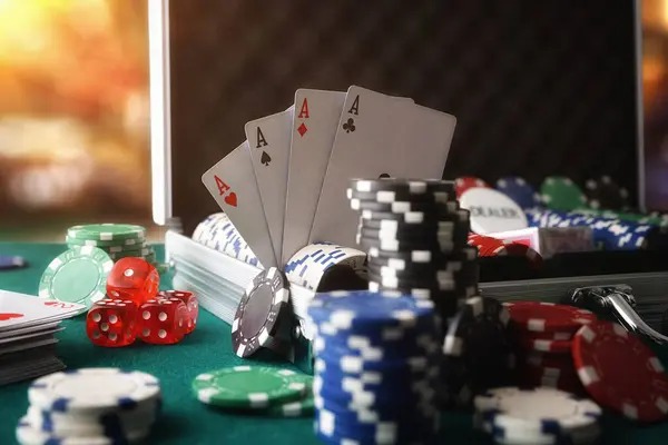 Boom City game interface showing multiplier counter and cash-out button